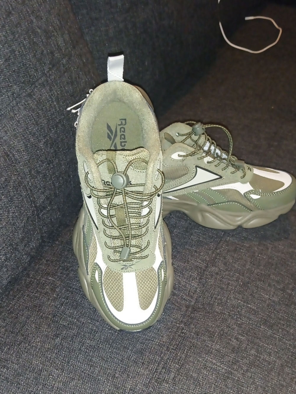🪅NWOT🪅Reebok Charge Olive Chunky Trainers Sneakers